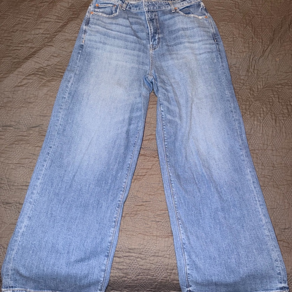 American Eagle Outfitters Light Blue Jeans